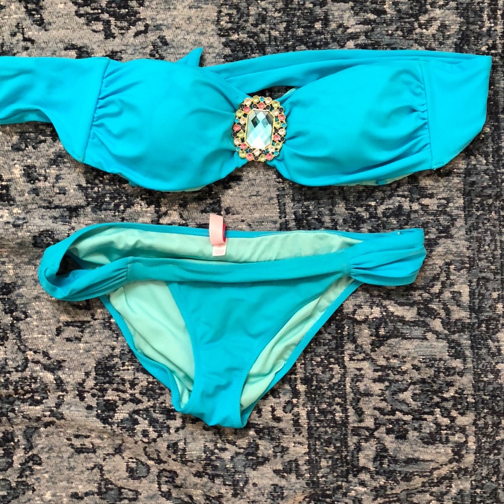 Victoria’s Secret bikini